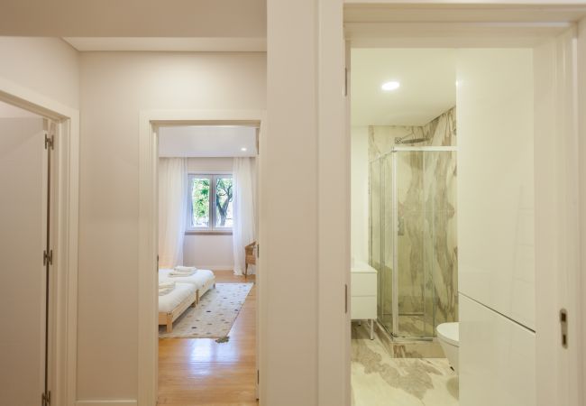 Apartment in Lisbon - Gulbenkian Apartment with Balcony Apartment in Lisbon - Gulbenkian Apartment with Balcony