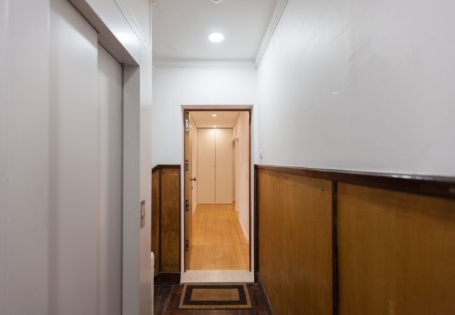 Apartment in Lisbon - Gulbenkian Apartment with Balcony Apartment in Lisbon - Gulbenkian Apartment with Balcony