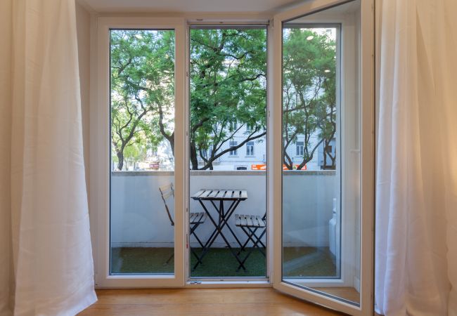 Apartment in Lisbon - Gulbenkian Apartment with Balcony Apartment in Lisbon - Gulbenkian Apartment with Balcony
