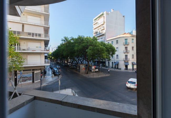 Apartment in Lisbon - Gulbenkian Apartment with Balcony Apartment in Lisbon - Gulbenkian Apartment with Balcony