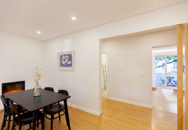 Apartment in Lisbon - Gulbenkian Apartment with Balcony Apartment in Lisbon - Gulbenkian Apartment with Balcony