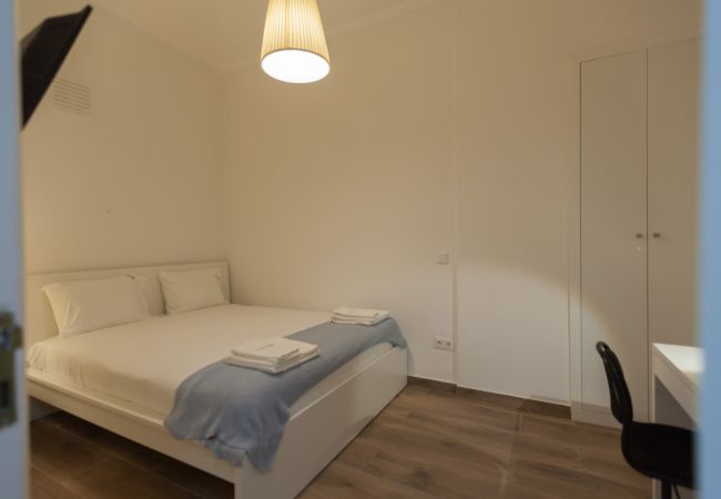 Rent by room in Lisbon - Alameda Guest House - Portuguese Tiles Room #5 Rent by room in Lisbon - Alameda Guest House - Portuguese Tiles Room #5