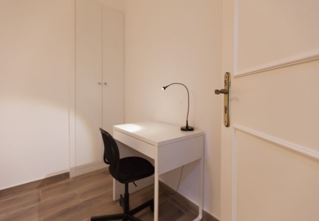 Rent by room in Lisbon - Alameda Guest House - Portuguese Tiles Room #5 Rent by room in Lisbon - Alameda Guest House - Portuguese Tiles Room #5