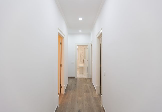 Rent by room in Lisbon - Alameda Guest House - Artwork Room #6 Rent by room in Lisbon - Alameda Guest House - Artwork Room #6