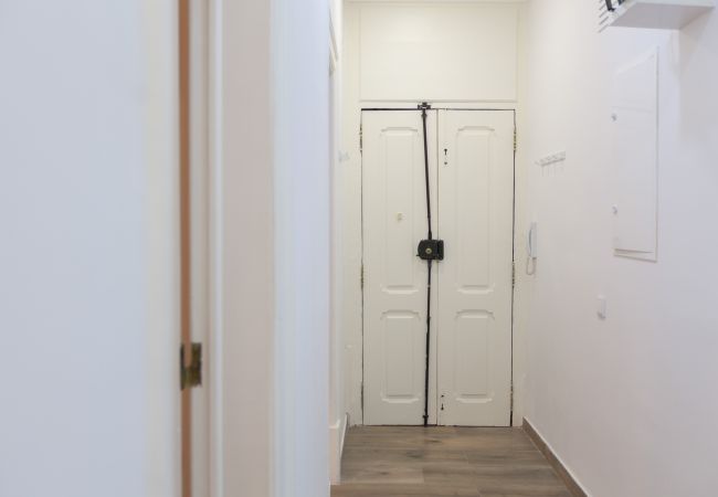 Rent by room in Lisbon - Alameda Guest House - Artwork Room #6 Rent by room in Lisbon - Alameda Guest House - Artwork Room #6