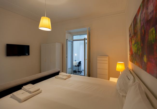 Rent by room in Lisbon - Alameda Guest House - Artwork Room #6 Rent by room in Lisbon - Alameda Guest House - Artwork Room #6