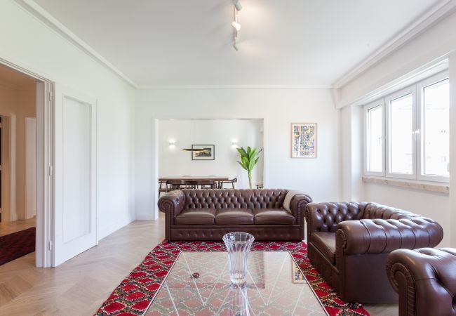 Apartamento em Lisboa - Gulbenkian Spacious Flat with Balcony