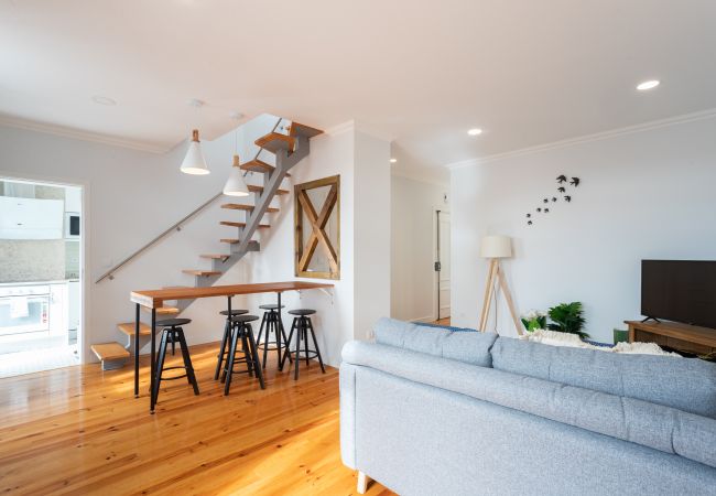 Apartamento em Lisboa - Graça Duplex with Balcony