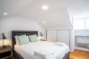 Apartamento em Lisboa - Graça Duplex with Balcony