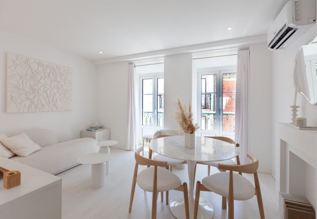 Apartamento em Lisboa - Portas do Sol White Design Flat