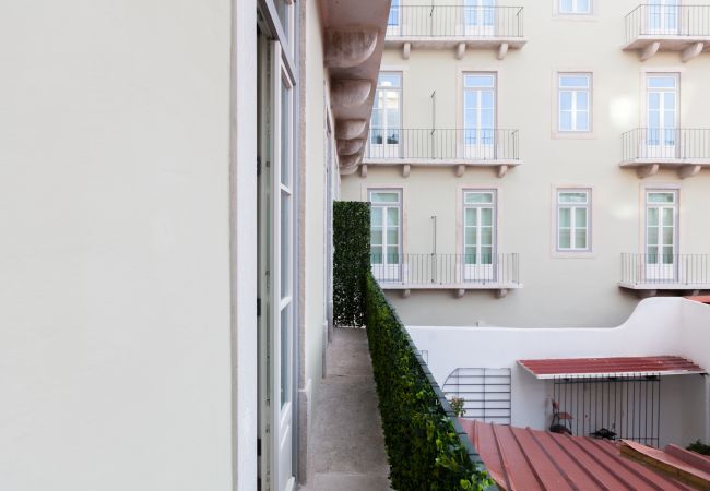 Apartamento em Lisboa - Cais Sodré Chic Urban Flat with Balcony Apartamento em Lisboa - Cais Sodré Chic Urban Flat with Balcony