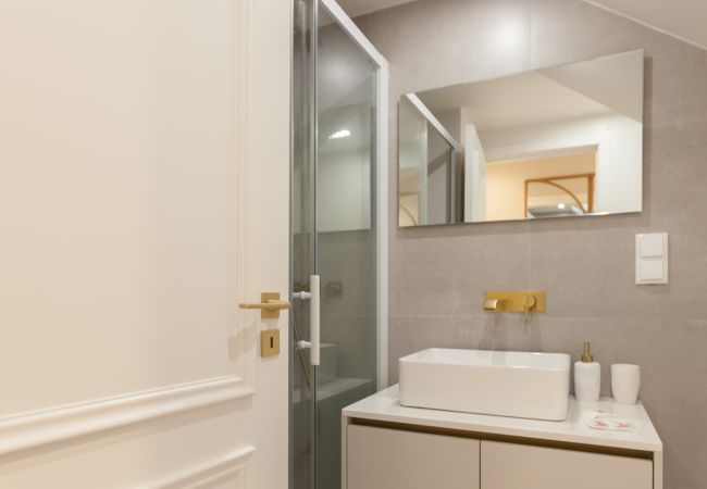 Apartamento em Lisboa - Campo Ourique Chic Mezzanine Apartamento em Lisboa - Campo Ourique Chic Mezzanine