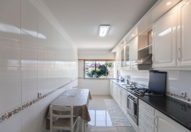 Apartamento em Parede - Parede Family Flat with Balcony Apartamento em Parede - Parede Family Flat with Balcony