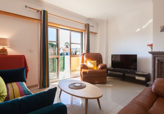 Apartamento em Parede - Parede Family Flat with Balcony Apartamento em Parede - Parede Family Flat with Balcony