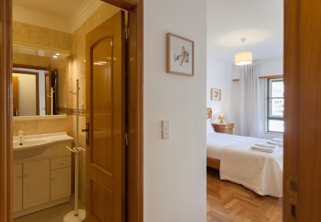 Apartamento em Parede - Parede Family Flat with Balcony Apartamento em Parede - Parede Family Flat with Balcony