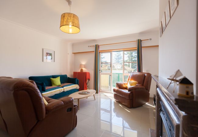 Apartamento em Parede - Parede Family Flat with Balcony Apartamento em Parede - Parede Family Flat with Balcony