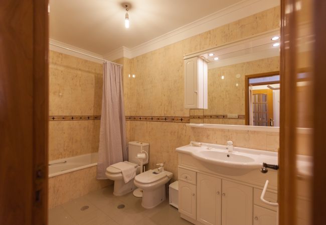 Apartamento em Parede - Parede Family Flat with Balcony Apartamento em Parede - Parede Family Flat with Balcony