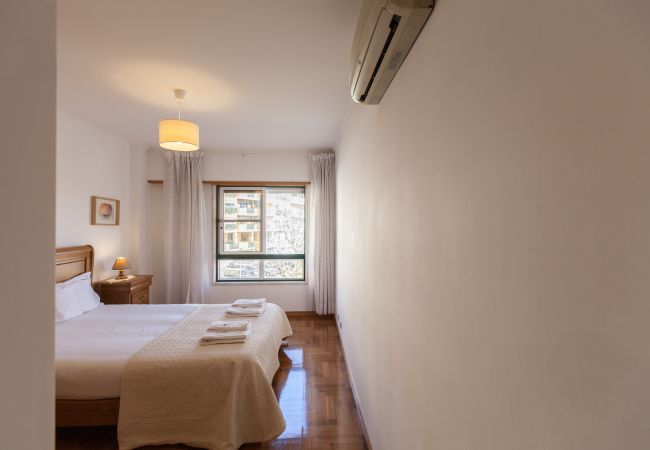 Apartamento em Parede - Parede Family Flat with Balcony Apartamento em Parede - Parede Family Flat with Balcony
