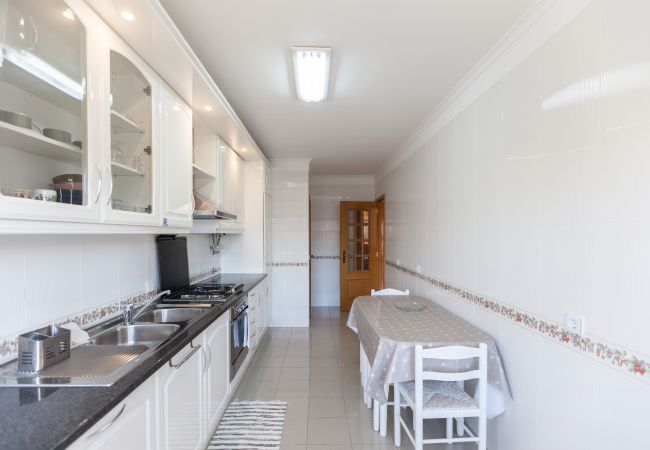 Apartamento em Parede - Parede Family Flat with Balcony Apartamento em Parede - Parede Family Flat with Balcony