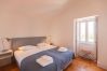 Apartamento em Lisboa - S. Bento Minimalist Luminous Flat Apartamento em Lisboa - S. Bento Minimalist Luminous Flat