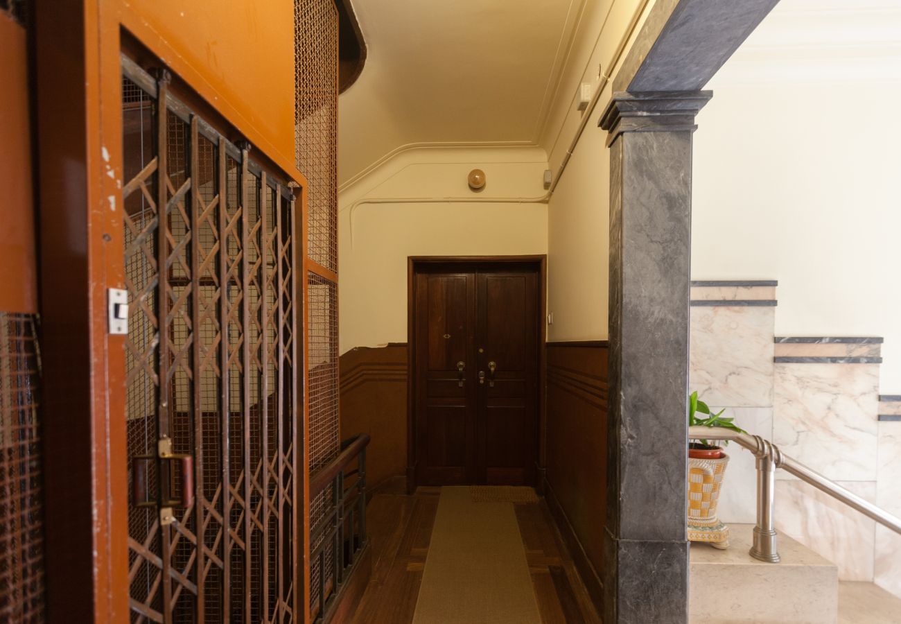 Apartamento em Lisboa - Campo Pequeno Classic Charm with Garden Apartamento em Lisboa - Campo Pequeno Classic Charm with Garden