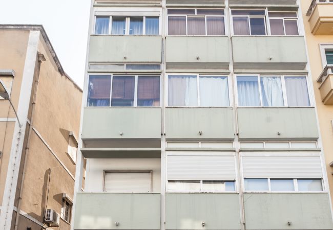 Apartamento em Lisboa - Campo Ourique Sunny Retreat Apartamento em Lisboa - Campo Ourique Sunny Retreat