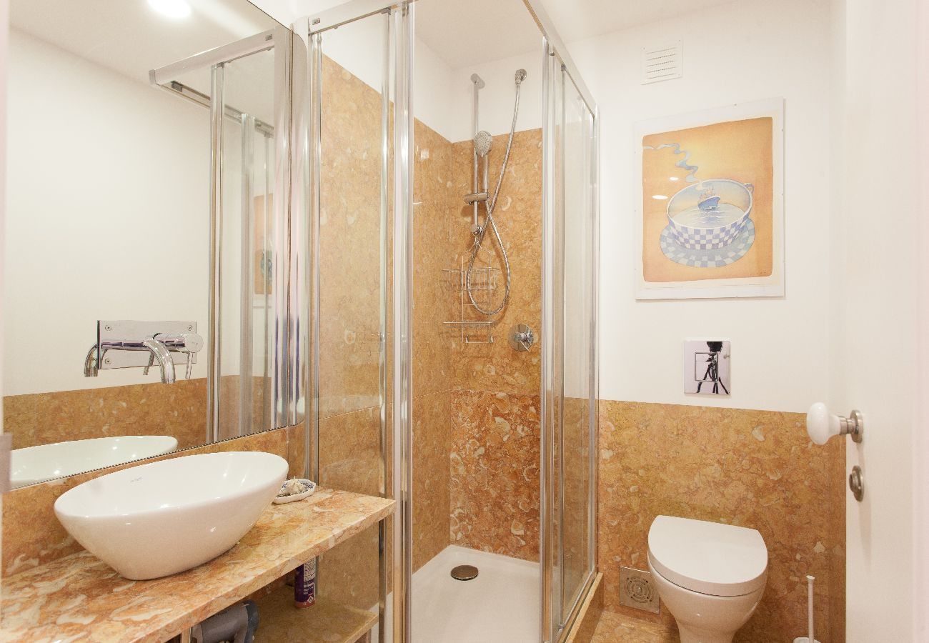 Apartamento em Lisboa - FLH Alfama Bright Apartment Apartamento em Lisboa - FLH Alfama Bright Apartment