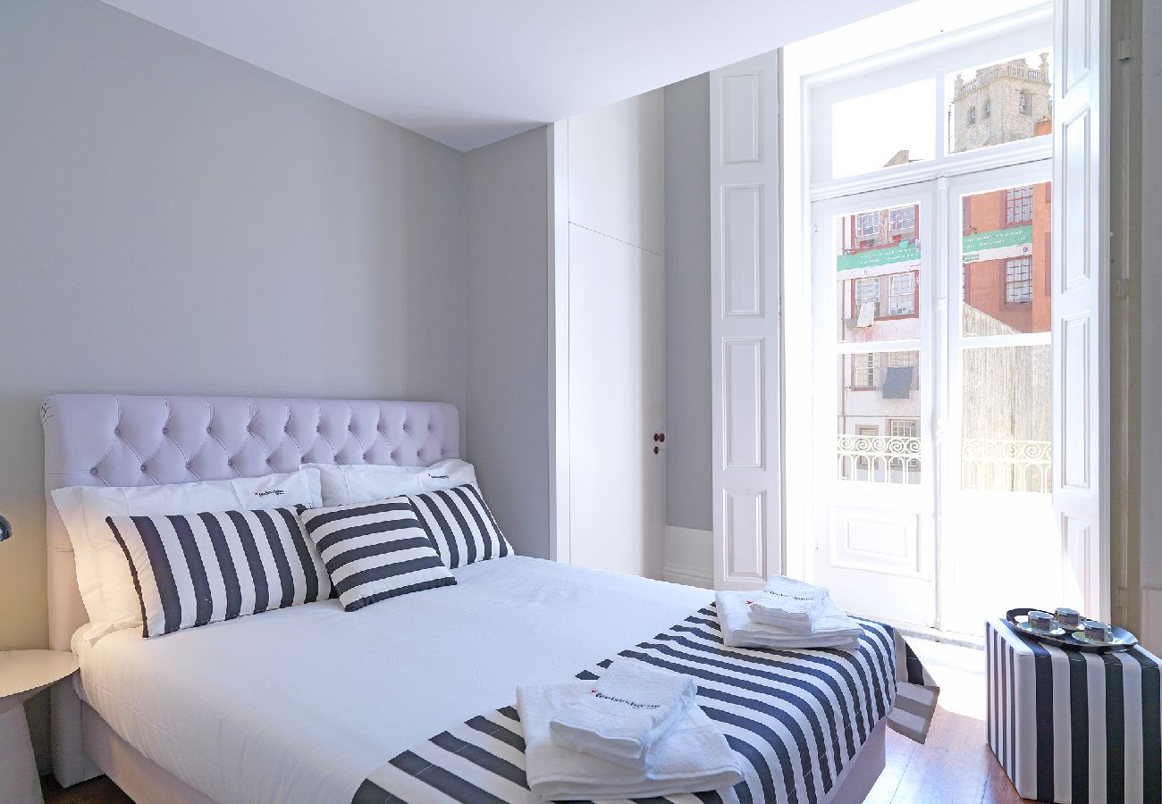 Apartamento em Porto - FLH Porto In Black and White