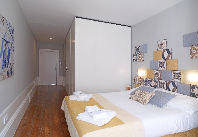 Apartamento em Porto - FLH Porto Portuguese Tiles Apartamento em Porto - FLH Porto Portuguese Tiles