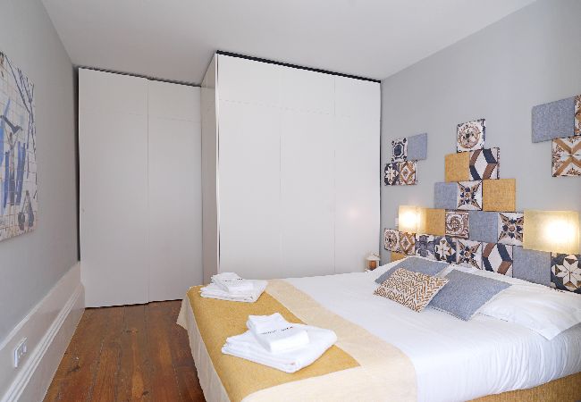Apartamento em Porto - FLH Porto Portuguese Tiles Apartamento em Porto - FLH Porto Portuguese Tiles