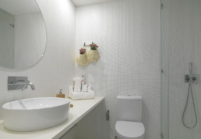 Apartamento em Porto - FLH Porto Portuguese Tiles Apartamento em Porto - FLH Porto Portuguese Tiles