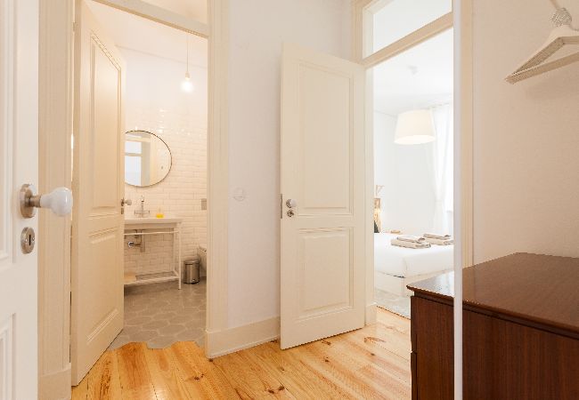 Apartamento em Lisboa - FLH Bica Modern Flat with View Apartamento em Lisboa - FLH Bica Modern Flat with View