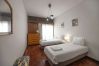 Apartamento em Porto - FLH Porto Spacious Apartment with Balcony