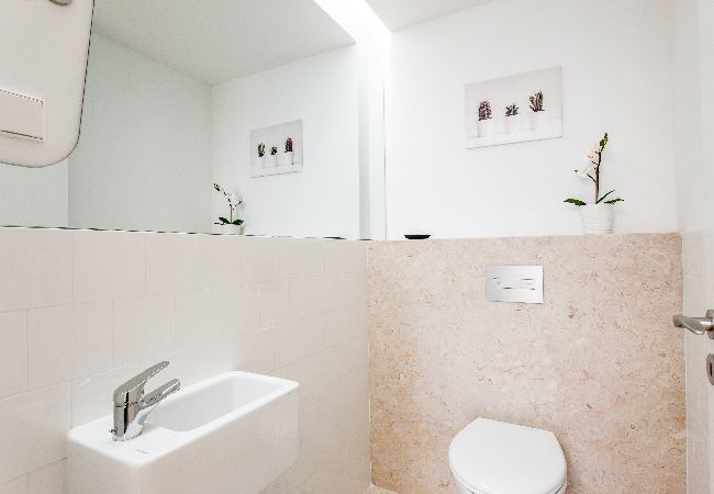 Apartamento em Lisboa - FLH Chiado Sunny Apartment Apartamento em Lisboa - FLH Chiado Sunny Apartment