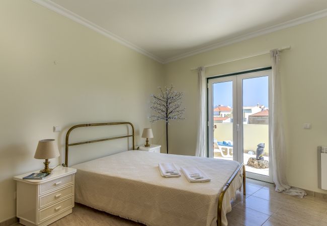 Apartamento em Lagoa - FLH Lagoa Sunny Flat with Balcony Apartamento em Lagoa - FLH Lagoa Sunny Flat with Balcony