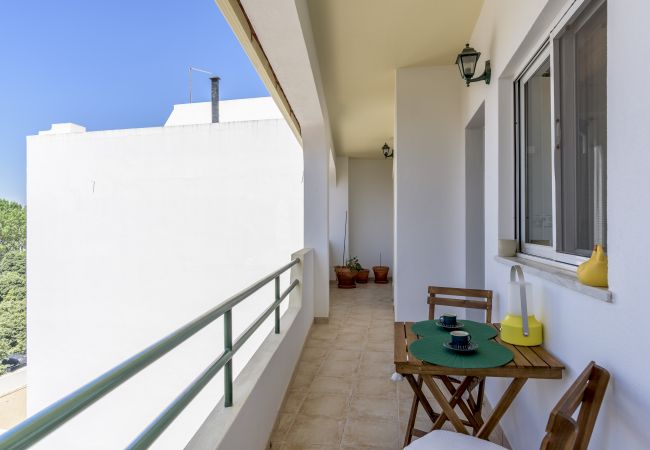 Apartamento em Lagoa - FLH Lagoa Sunny Flat with Balcony Apartamento em Lagoa - FLH Lagoa Sunny Flat with Balcony