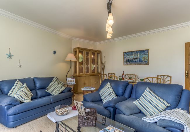 Apartamento em Lagoa - FLH Lagoa Sunny Flat with Balcony Apartamento em Lagoa - FLH Lagoa Sunny Flat with Balcony