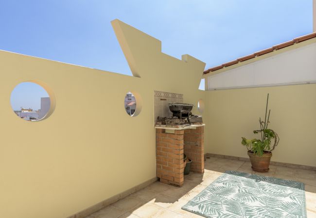 Apartamento em Lagoa - FLH Lagoa Sunny Flat with Balcony Apartamento em Lagoa - FLH Lagoa Sunny Flat with Balcony