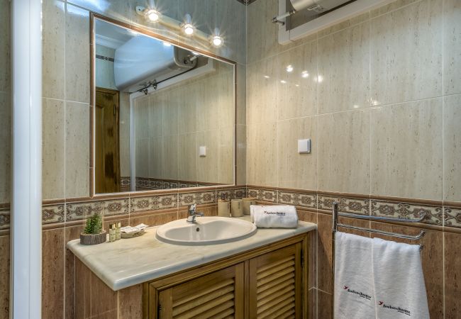 Apartamento em Lagoa - FLH Lagoa Sunny Flat with Balcony Apartamento em Lagoa - FLH Lagoa Sunny Flat with Balcony