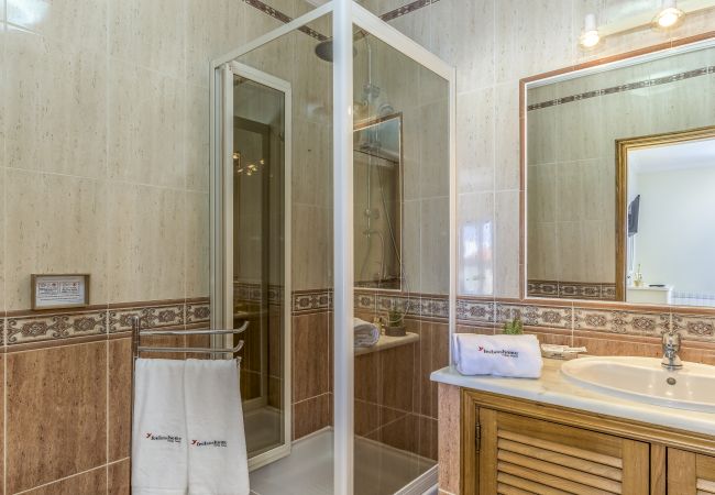 Apartamento em Lagoa - FLH Lagoa Sunny Flat with Balcony Apartamento em Lagoa - FLH Lagoa Sunny Flat with Balcony