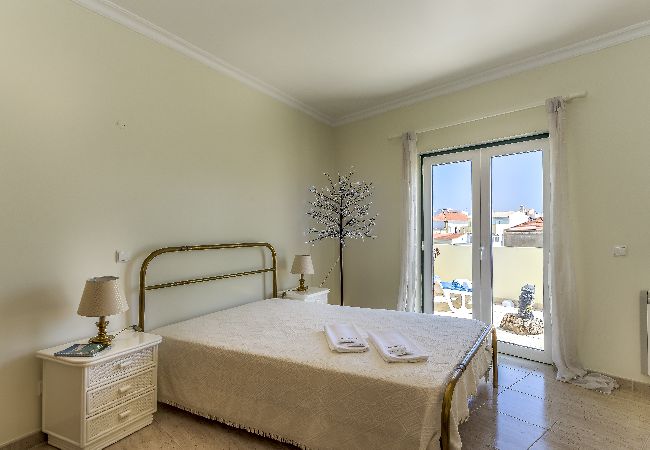 Apartamento em Lagoa - FLH Lagoa Sunny Flat with Balcony Apartamento em Lagoa - FLH Lagoa Sunny Flat with Balcony