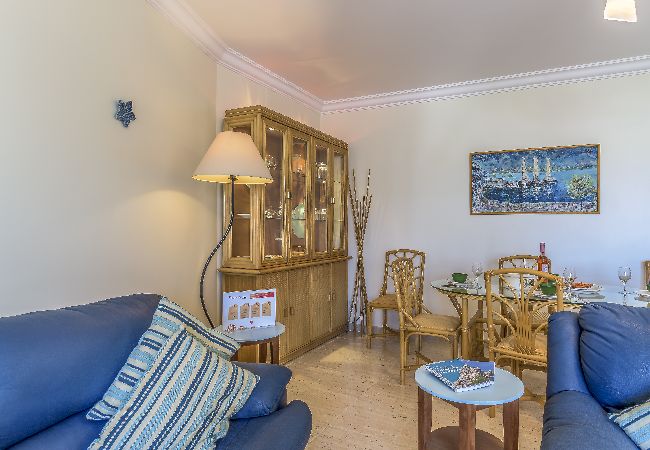 Apartamento em Lagoa - FLH Lagoa Sunny Flat with Balcony Apartamento em Lagoa - FLH Lagoa Sunny Flat with Balcony