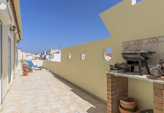 Apartamento em Lagoa - FLH Lagoa Sunny Flat with Balcony Apartamento em Lagoa - FLH Lagoa Sunny Flat with Balcony