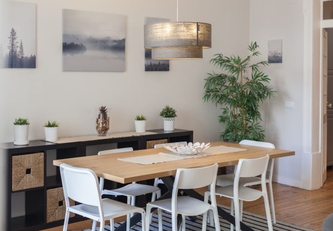Apartamento em Lisboa - FLH Bairro Alto Spacious Apartment Apartamento em Lisboa - FLH Bairro Alto Spacious Apartment