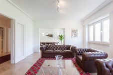 Apartamento em Lisboa - Gulbenkian Spacious Flat with Balcony