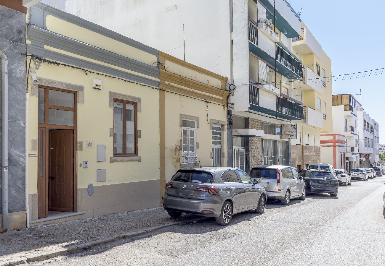 Casa em Faro - FLH Faro Central House with Terrace Casa em Faro - FLH Faro Central House with Terrace