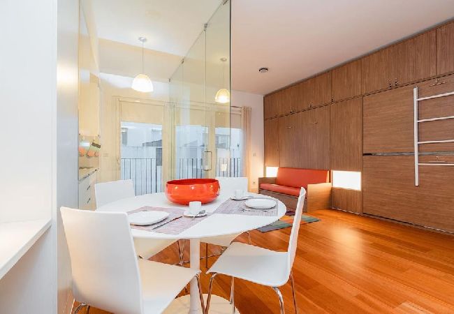 Estúdio em Lisboa - FLH S. Bento Foldable Color Studio Estúdio em Lisboa - FLH S. Bento Foldable Color Studio