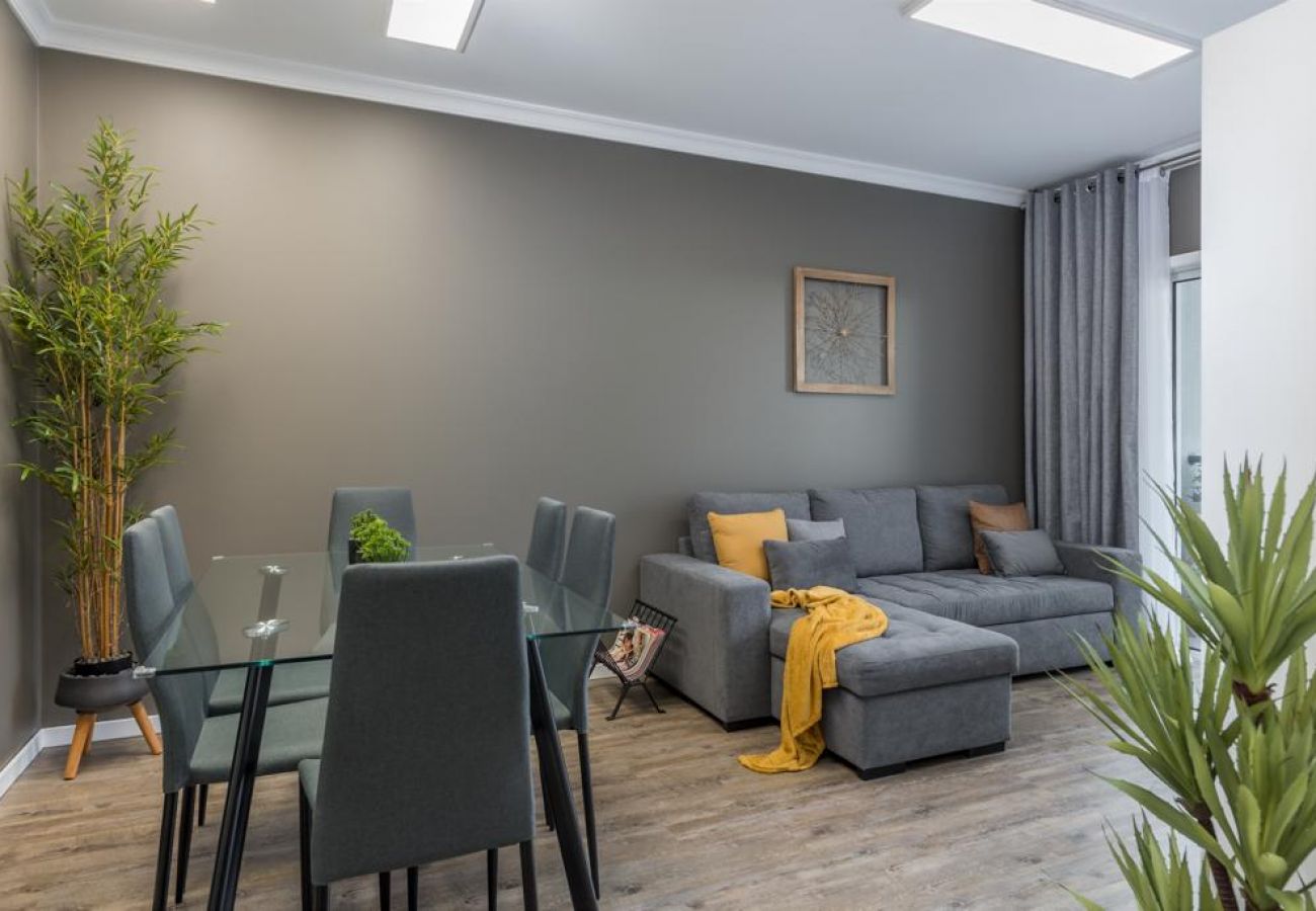 Apartamento em Funchal - FLH Funchal Nature Flat with Balcony