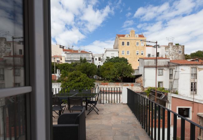 Apartamento em Lisboa - FLH Portas do Sol Duplex with Terrace Apartamento em Lisboa - FLH Portas do Sol Duplex with Terrace