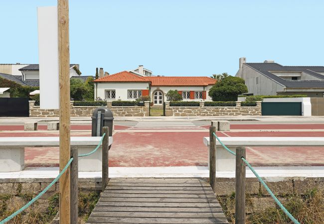 Casa em Vila Nova de Gaia - FLH Porto Golf & Beach front House with Pool Casa em Vila Nova de Gaia - FLH Porto Golf & Beach front House with Pool